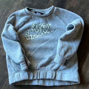 Nike sweatshirt kids size 3t